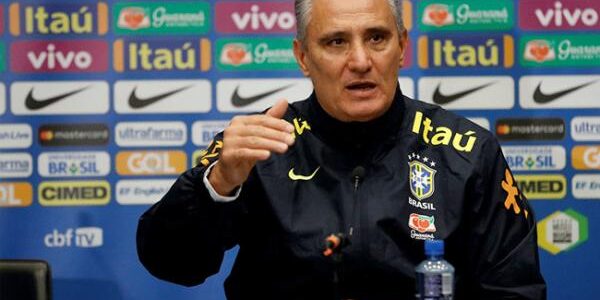 الهلال والنصر يتنافسان على مدير فني البرازيل السابق 