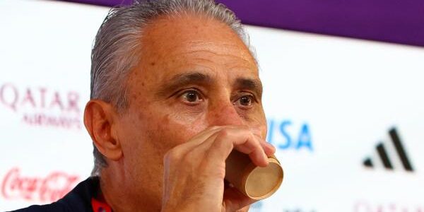 تيتي هـدف الهلال والنصر.. الخياطة هددت حلمه وبكى لشهامة مشجع عربي